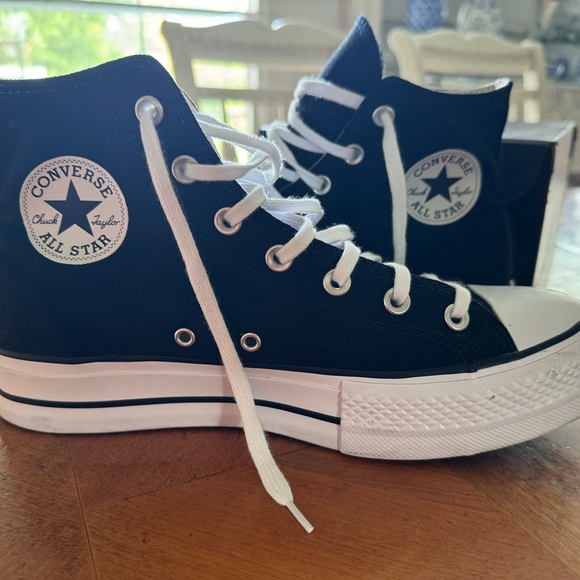 Women’s Platform Converse 10.5 - Picture 5 of 8